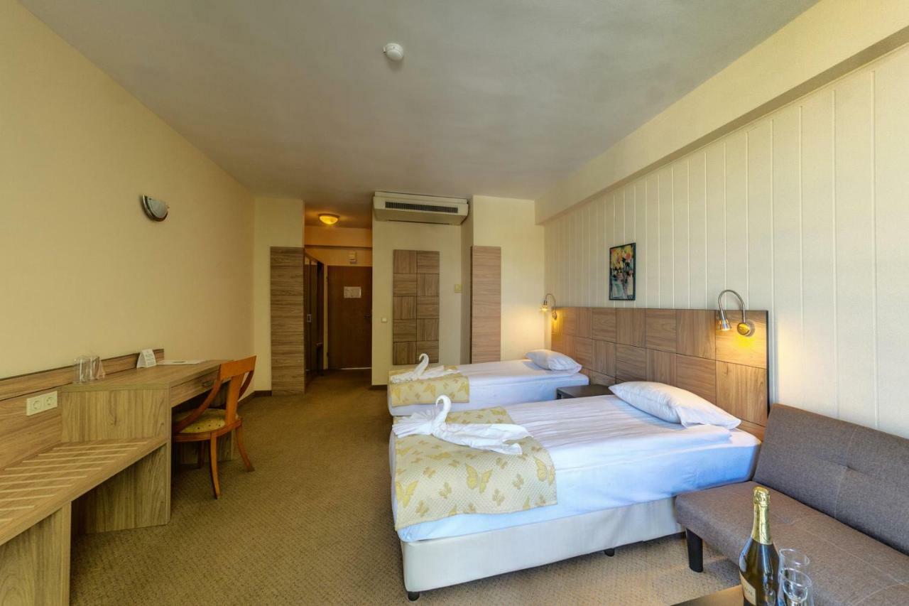 Das Club Hotel Slăntjev Brjag Exteriör bild